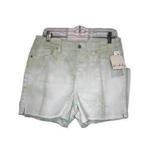 Wonderly Size 10 Women's Green Distressed Frayed Hem Shorts NWT